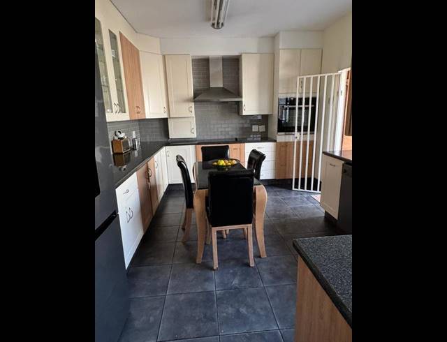 4 BEDROOM PROPERTY TO RENT IN VICTORY PARK